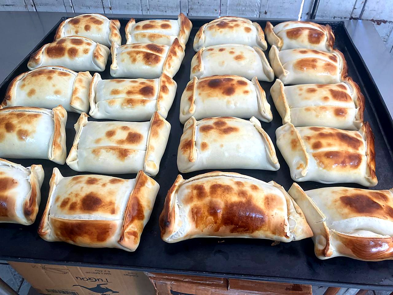Empanadas caseras recién horneadas